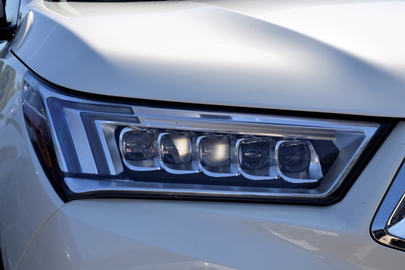 concession-moto-MOUGINS-min_acura-headlamp-2834131